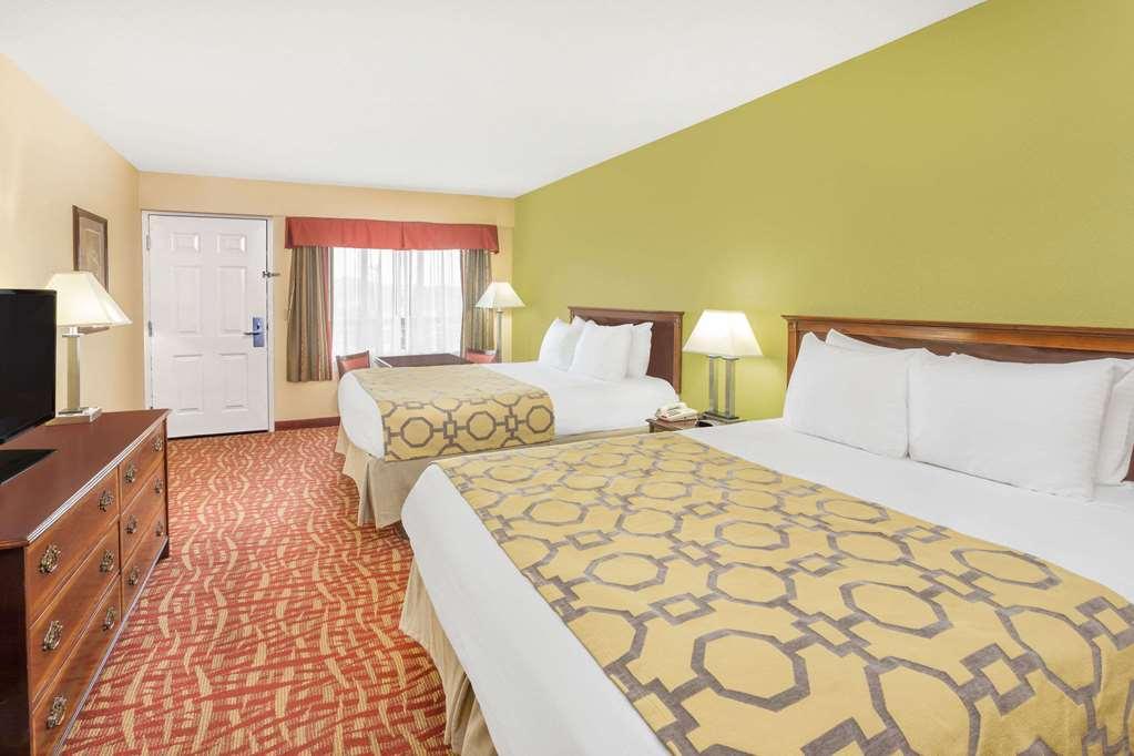 Baymont By Wyndham Sevierville Pigeon Forge Room photo